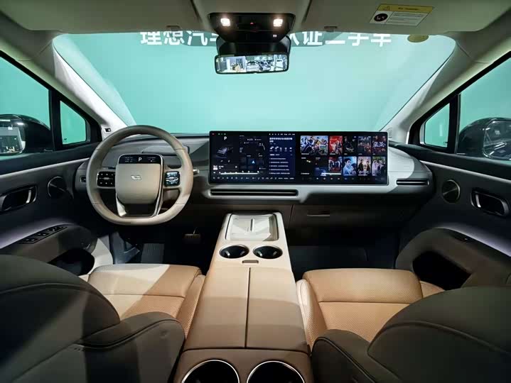 Фото 6 - LiXiang i8