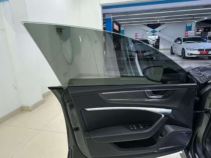 Фото 7 - Audi A7