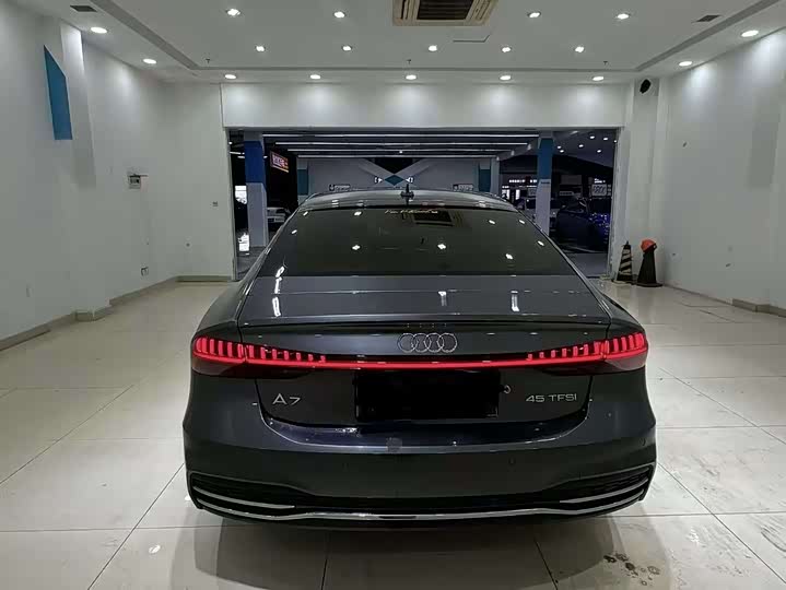 Фото 8 - Audi A7