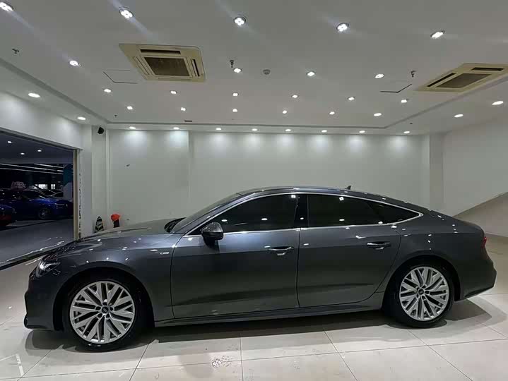 Фото 9 - Audi A7