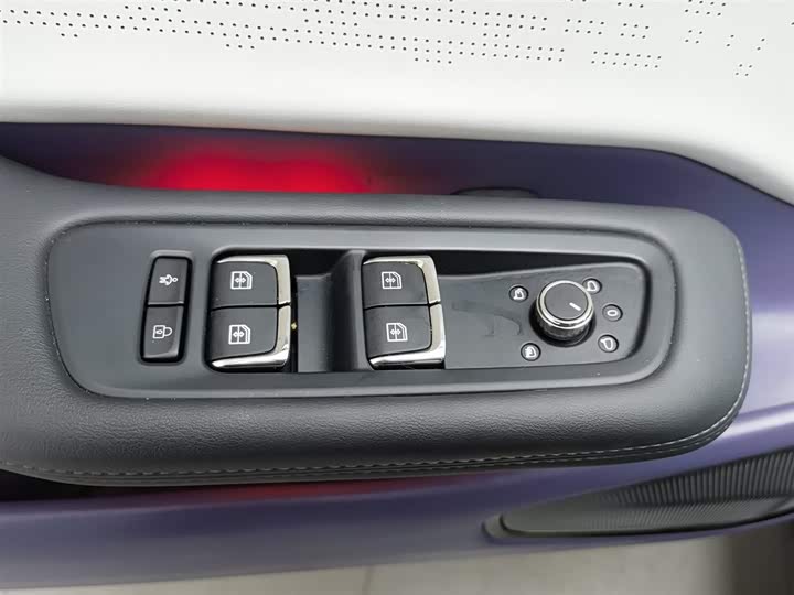 Фото 9 - HiPhi X