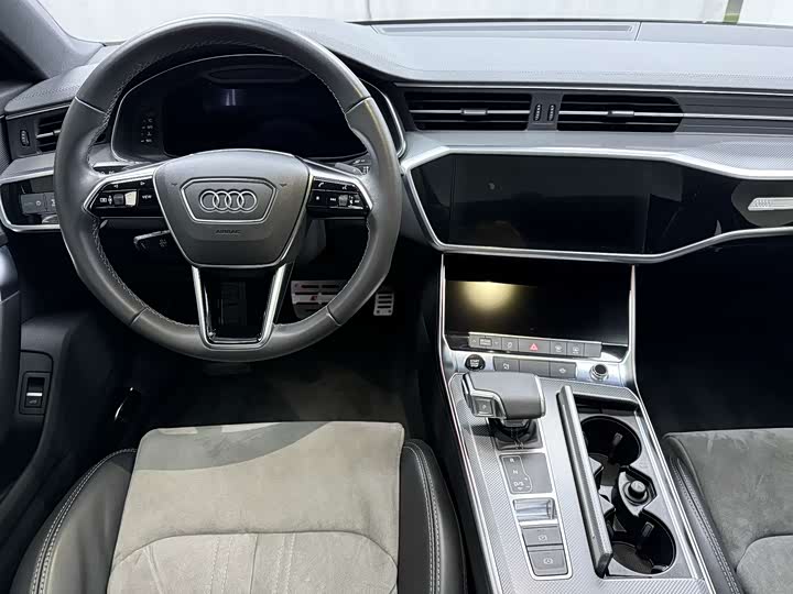 Фото 7 - Audi A6L