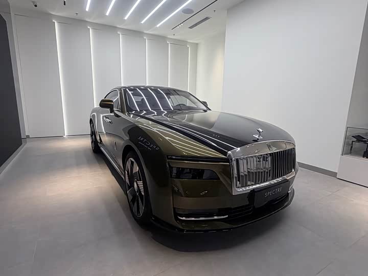 Фото 3 - Rolls-Royce Spectre