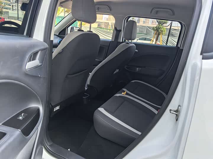 Photo 3 - Ora White Cat