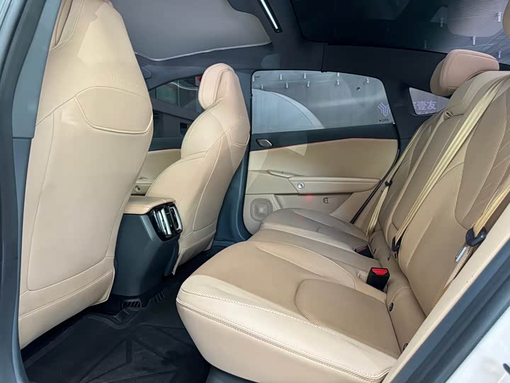 Photo 7 - BAIC Arcfox Alpha S5