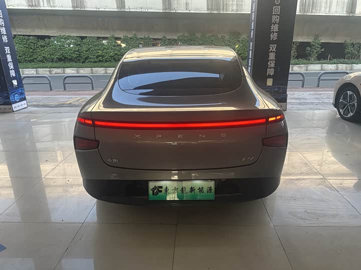 Фото 8 - XPeng P7