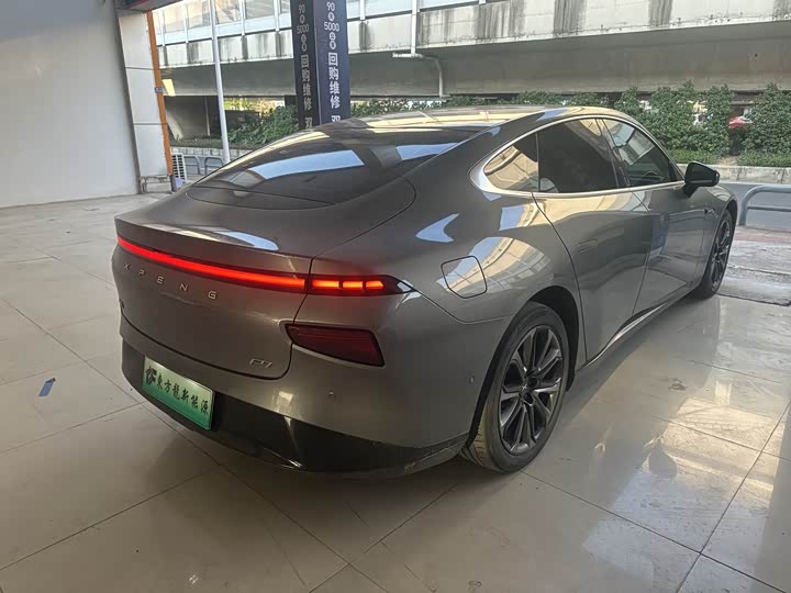 Фото 9 - XPeng P7