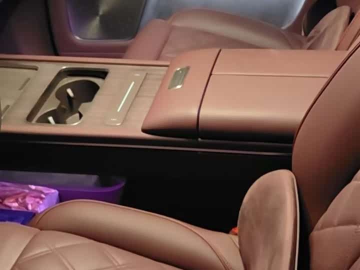 Фото 3 - Nio ES8