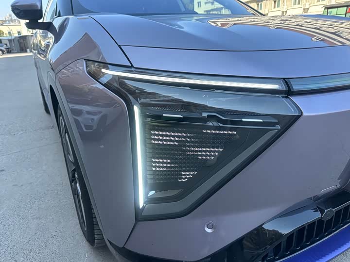 Фото 4 - HiPhi Y