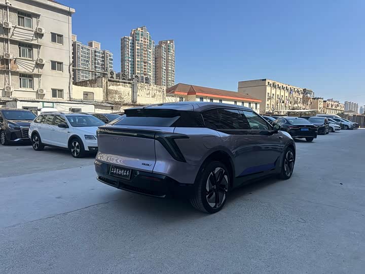 Фото 6 - HiPhi Y