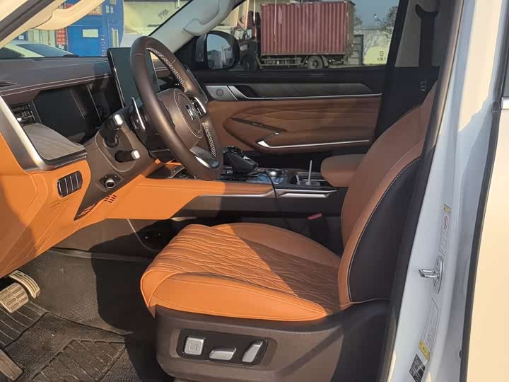 Фото 5 - Tank 500 Hybrid