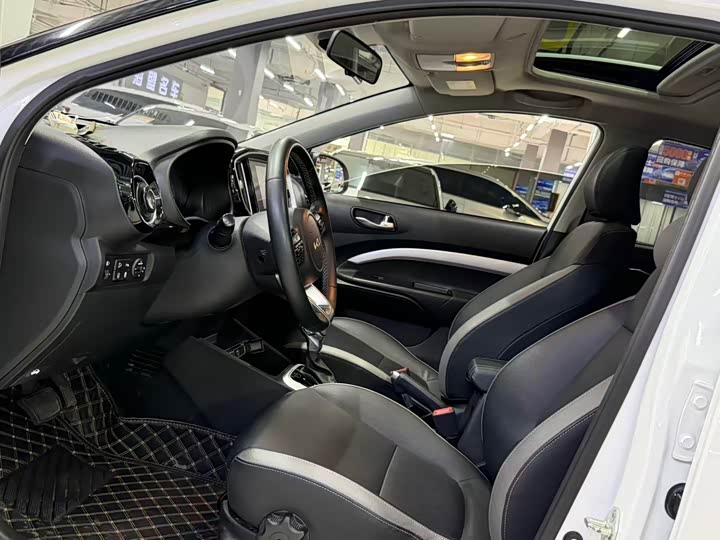 Kia KX1 2021 2021款 1.4L CVT趣享天窗款