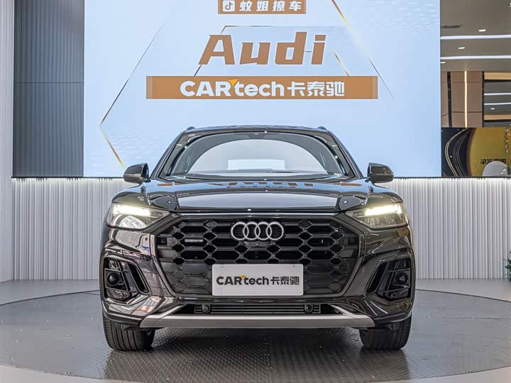 Фото 1 - Audi Q5L