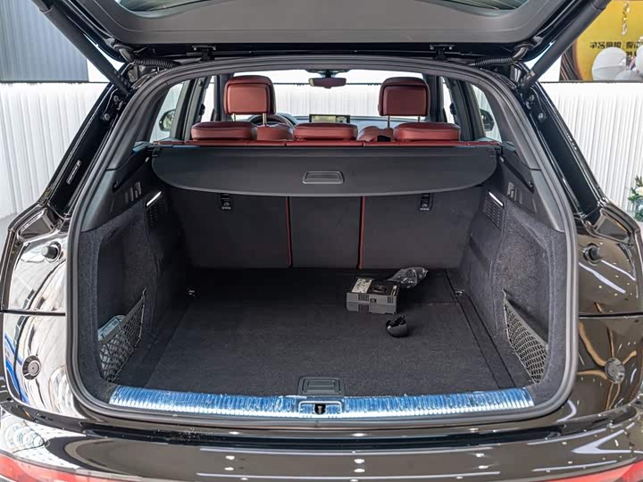 Фото 6 - Audi Q5L