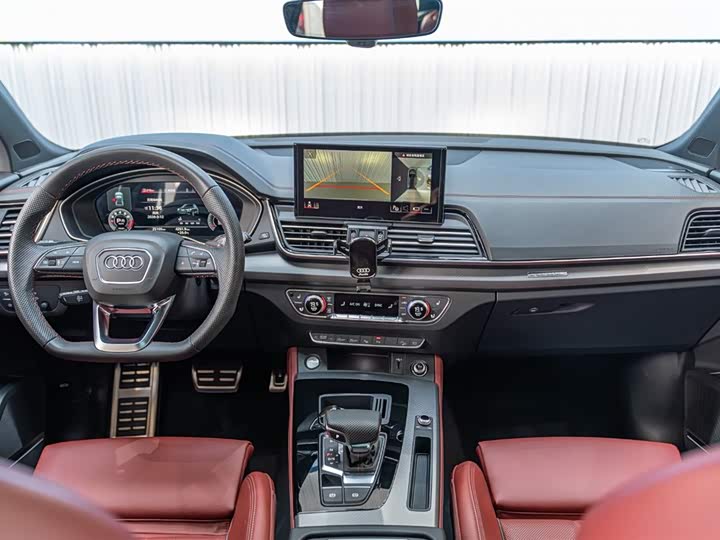 Фото 8 - Audi Q5L