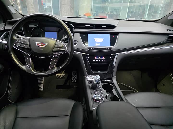 Фото 3 - Cadillac XT5