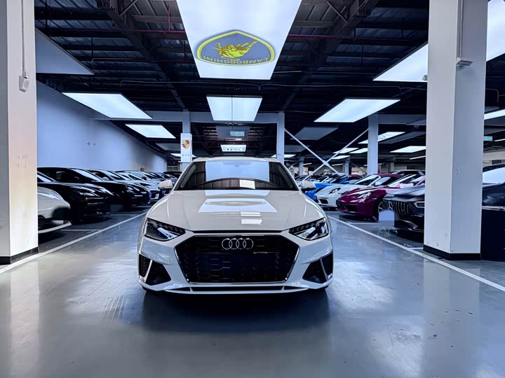 Фото 2 - Audi A4L