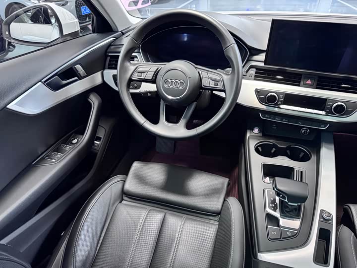 Фото 8 - Audi A4L