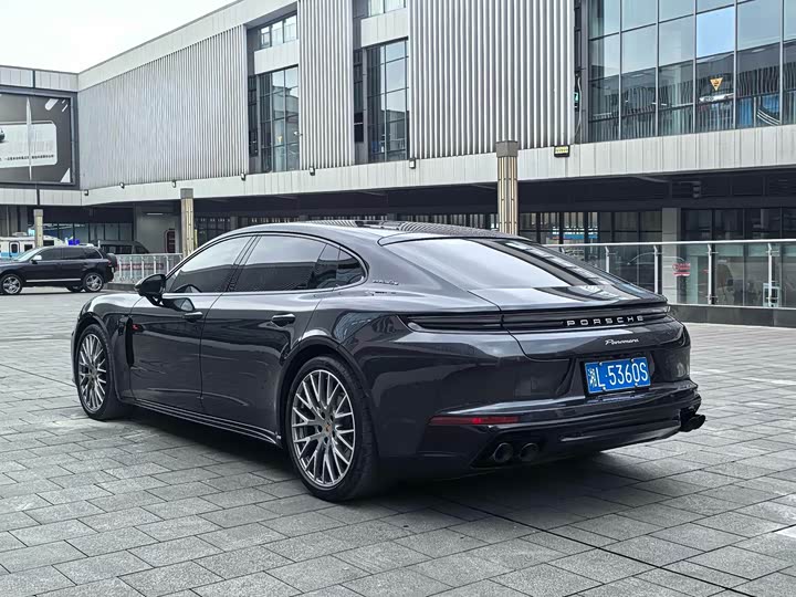 Фото 4 - Porsche Panamera