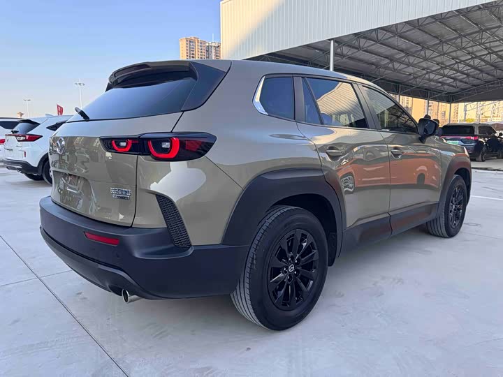 Photo 5 - Mazda CX-50