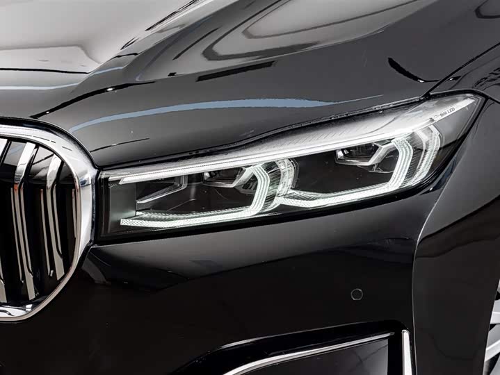 Фото 4 - BMW 7 Series