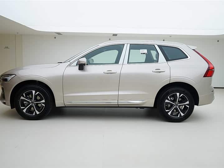 Volvo XC60 2026 2026款 B5 四驱智逸豪华版