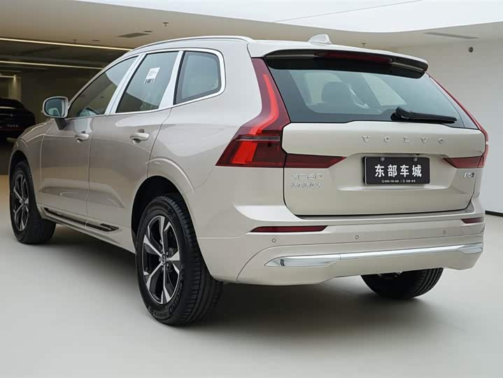 Volvo XC60 2026 2026款 B5 四驱智逸豪华版