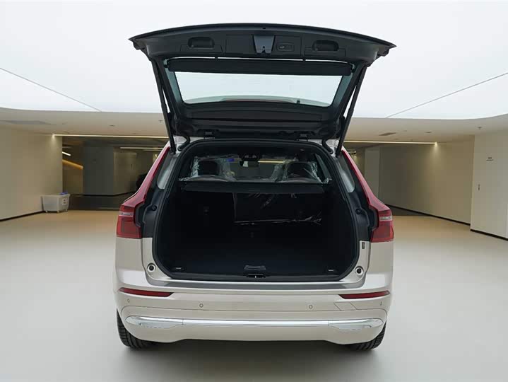 Volvo XC60 2026 2026款 B5 四驱智逸豪华版