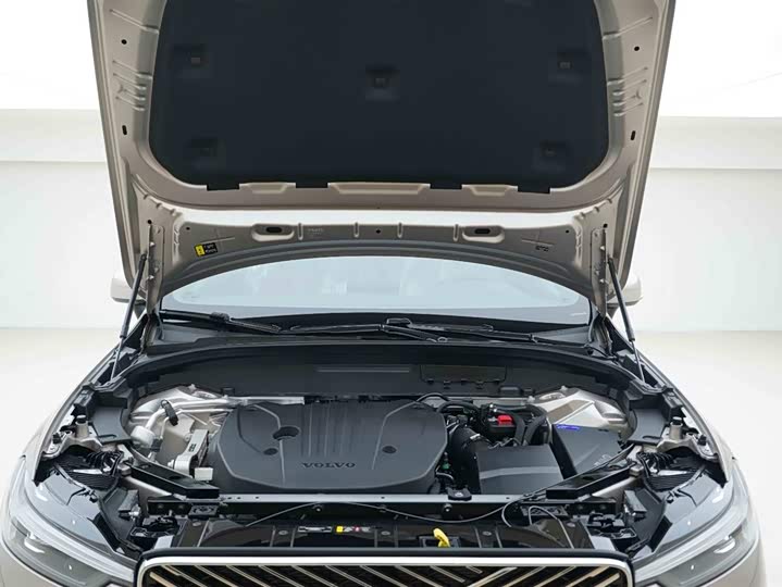 Volvo XC60 2026 2026款 B5 四驱智逸豪华版