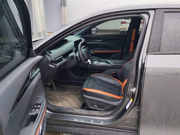 Фото 9 - Changan UNI-V