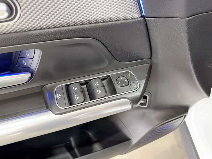 Фото 3 - Mercedes-Benz GLA-Class