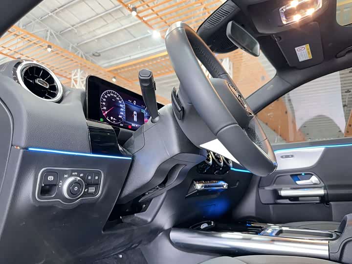 Фото 4 - Mercedes-Benz GLA-Class