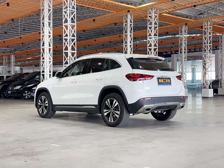 Фото 6 - Mercedes-Benz GLA-Class