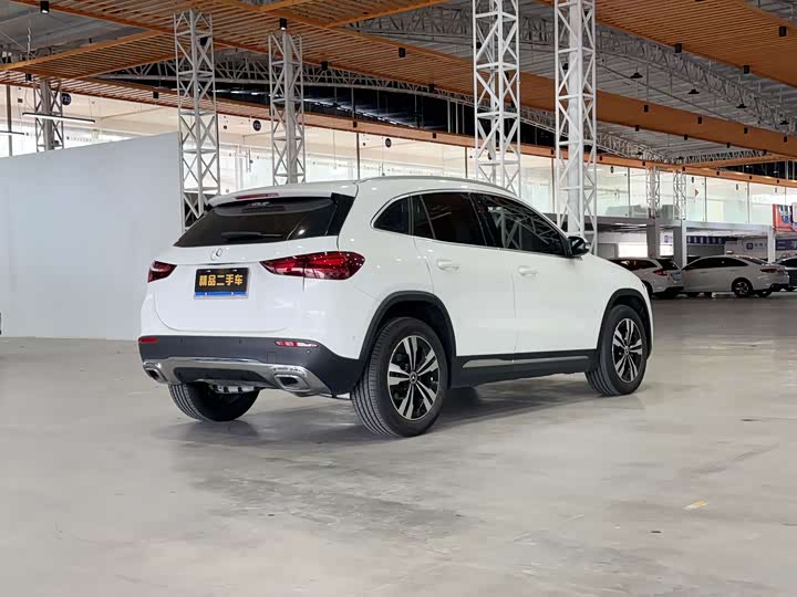 Фото 8 - Mercedes-Benz GLA-Class