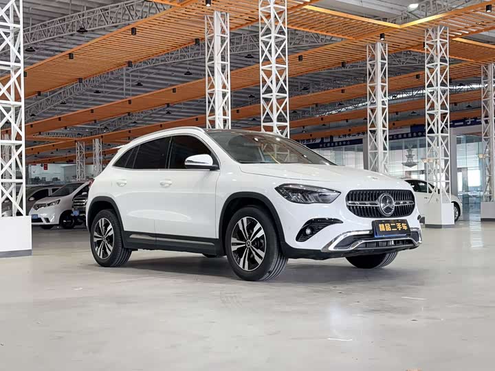 Фото 9 - Mercedes-Benz GLA-Class