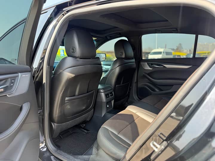 Фото 8 - Cadillac CT5