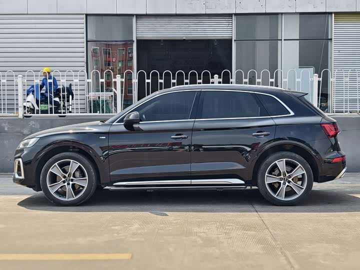 Photo 3 - Audi Q5L