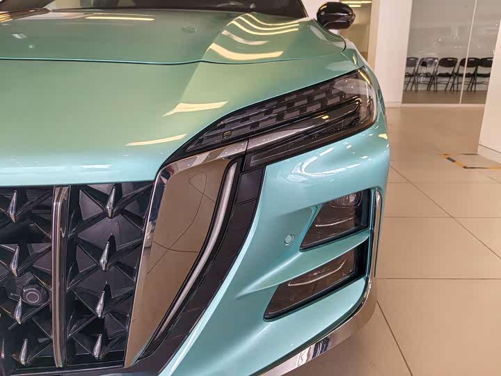 Фото 6 - Hongqi H6