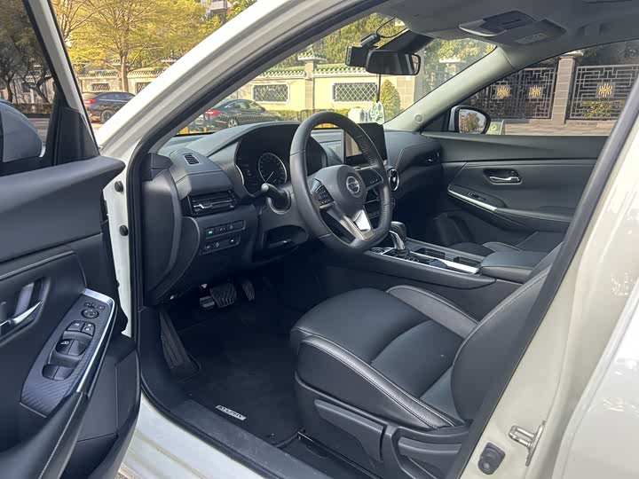 Фото 4 - Nissan Sylphy