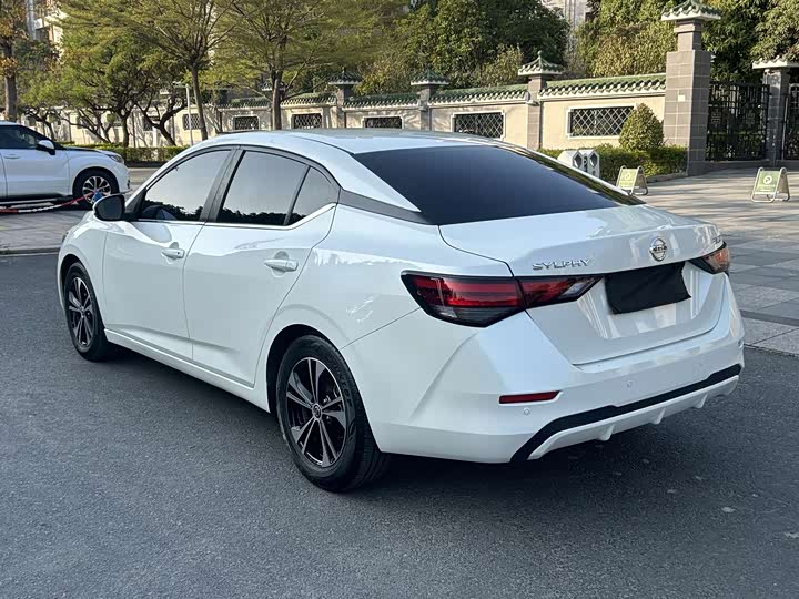 Фото 7 - Nissan Sylphy