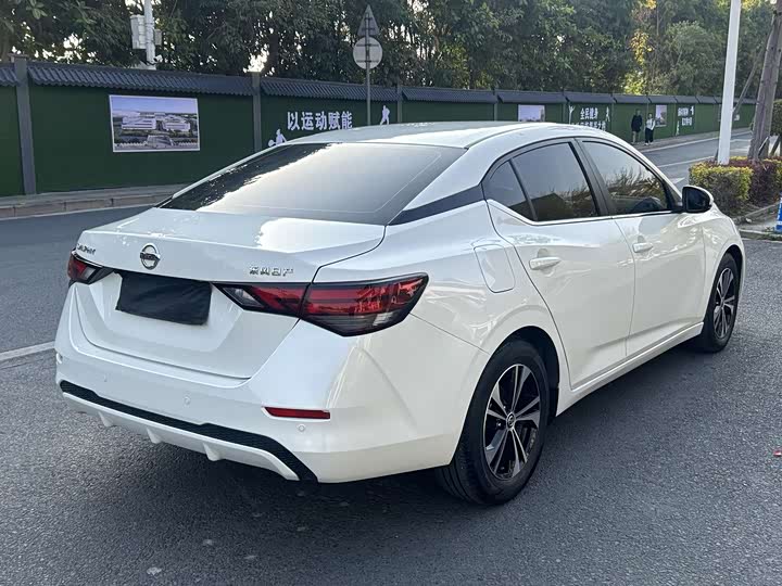 Фото 9 - Nissan Sylphy