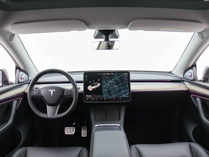 Photo 3 - Tesla Model Y