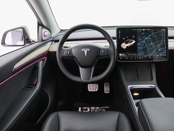Photo 9 - Tesla Model Y