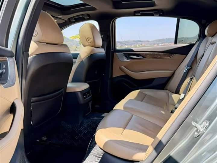 Фото 8 - Cadillac CT5