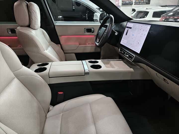 Фото 9 - LiXiang L8