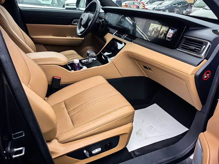 Фото 8 - LiXiang One