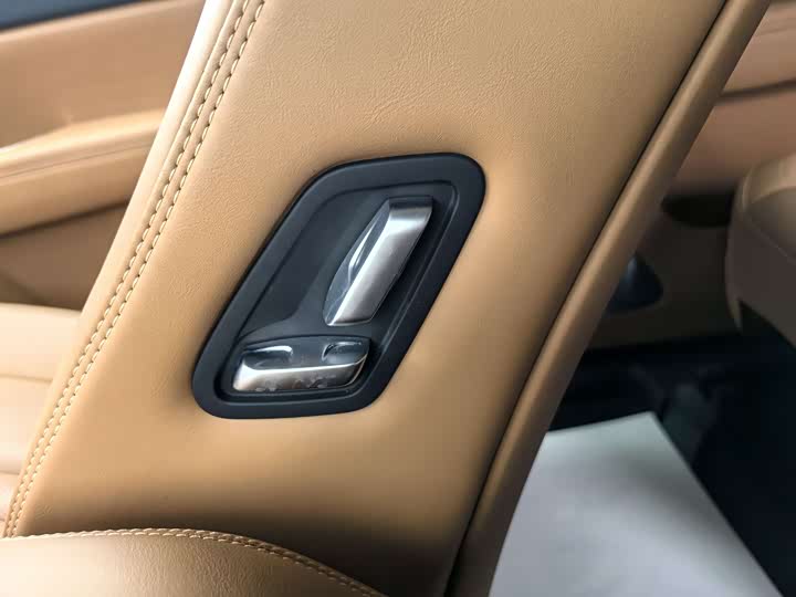 Фото 9 - LiXiang One