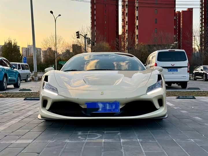 Фото 3 - Ferrari F8