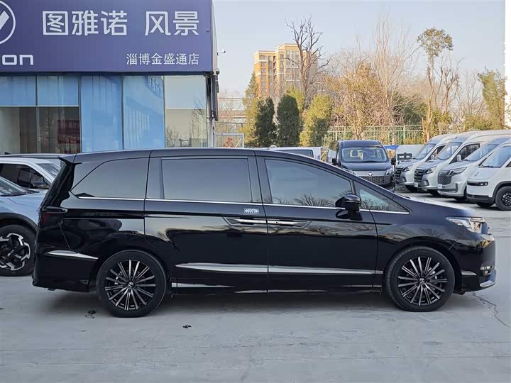 Фото 3 - Honda Elysion