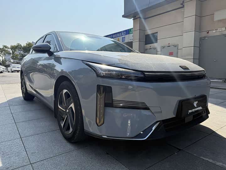 Фото 3 - Geely Galaxy L6